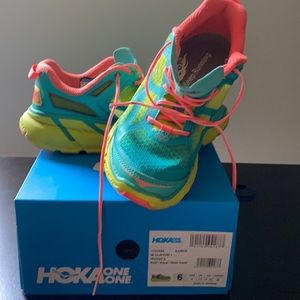 Women’s Hoka OneOne Clifton 1